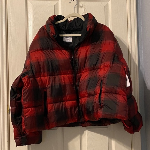 Old Navy Water-Resistant Jacket - Picture 2 of 10